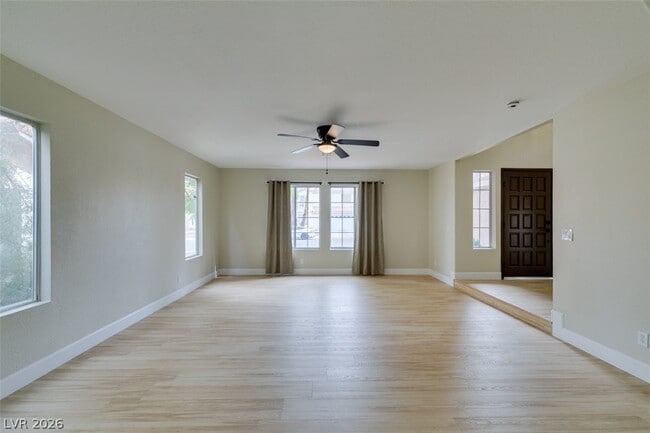 Building Photo - 821 Long Branch Dr