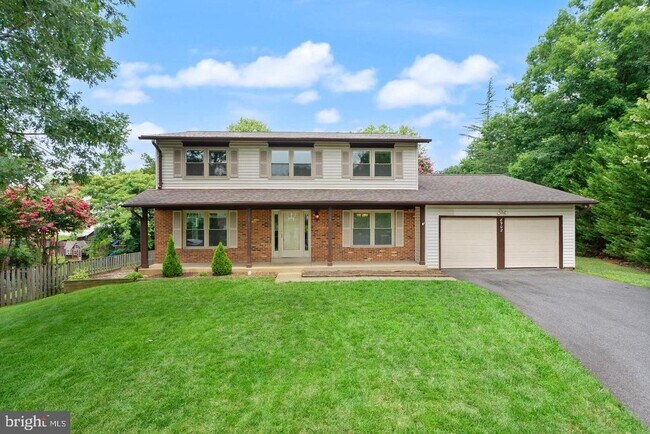 Building Photo - 8902 Huxley Ct