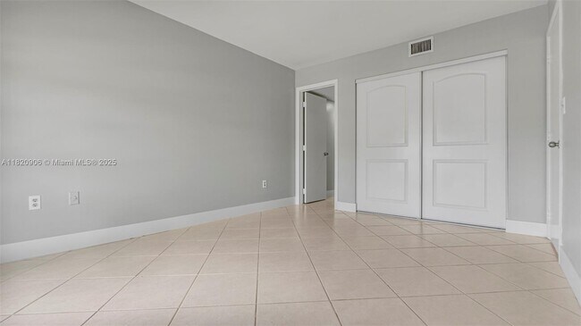 Building Photo - 5550 NW 44th St