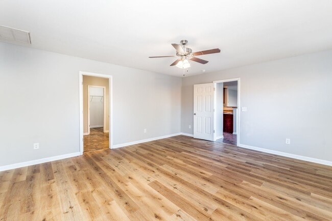 Building Photo - Spacious 5-Bed, 3.5-Bath Residence with 4,003 Sqft, Master on 1st Floor, Elegant Design, & Versat...