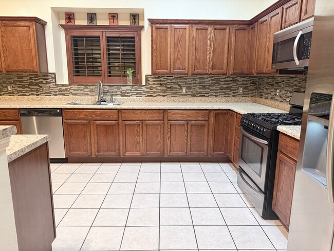 Building Photo - 3637 Tierra Vergel