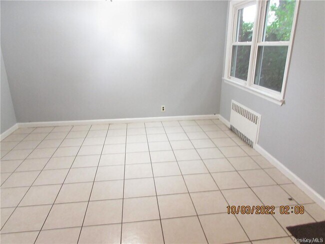 Building Photo - 82 Laurel Pl