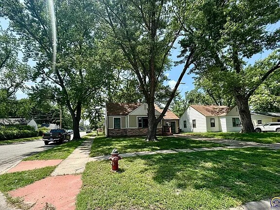 Building Photo - 1301 NE Arter Ave
