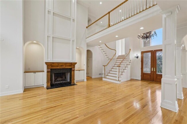 Building Photo - 2503 Regency Lake Dr
