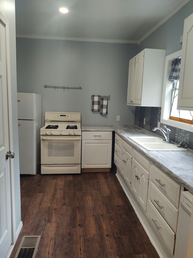 Building Photo - 719 West Faulkner Street, Unit 719