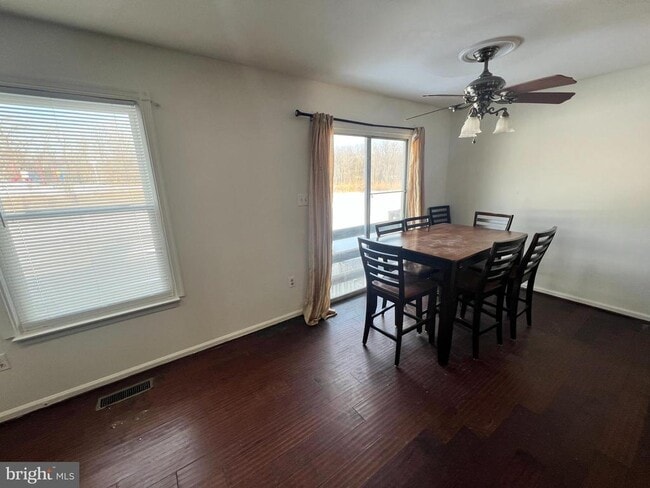 Building Photo - 3649 Dahlgren Pl