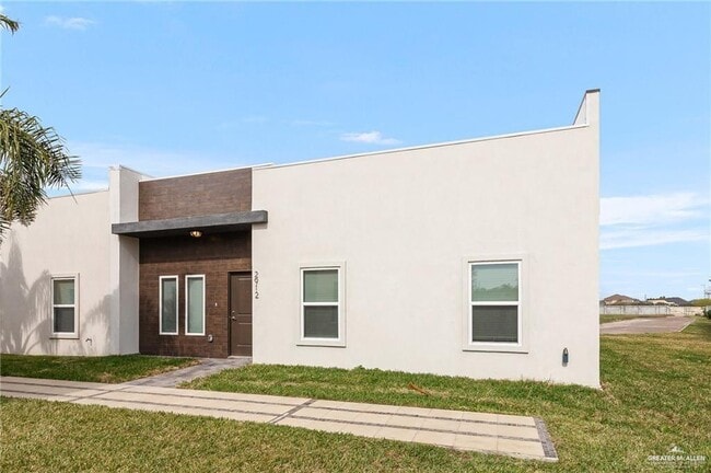 Primary Photo - 2912 Allen Dr