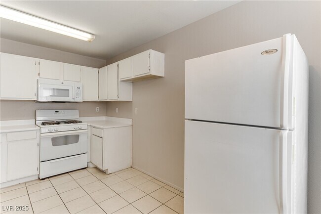 Building Photo - 4672 Krissylouise Way