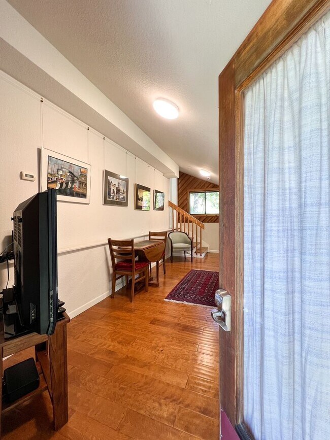 Building Photo - 3138 Browns Valley Rd