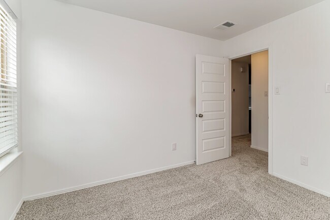 Building Photo - 16750 Rover Ln