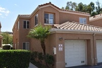 Building Photo - 2 Story 3 Bedroom 2.5 Bath Townhome with A...