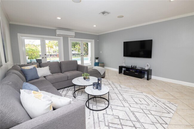 Building Photo - 413 Tamarind Dr