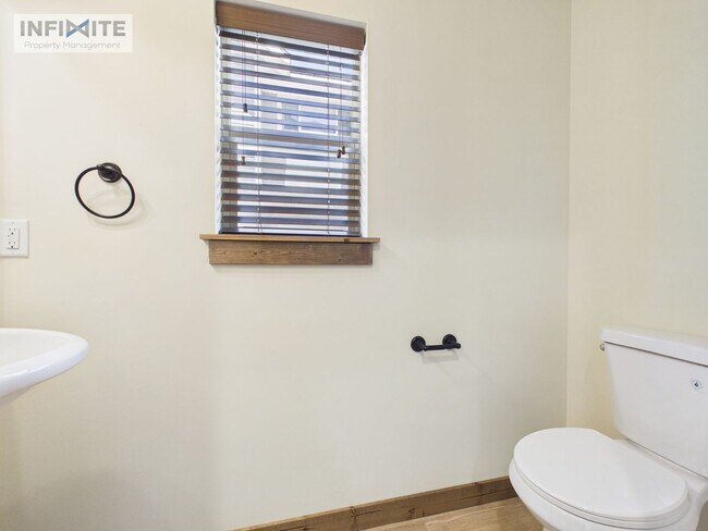 Building Photo - 2767 Fen Way