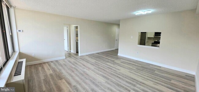 Building Photo - 3701 S George Mason Dr
