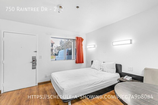 Building Photo - Newly remodeled modern Studio + 1 Bath + P...