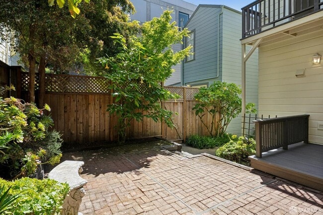 Building Photo - 2250 Webster St