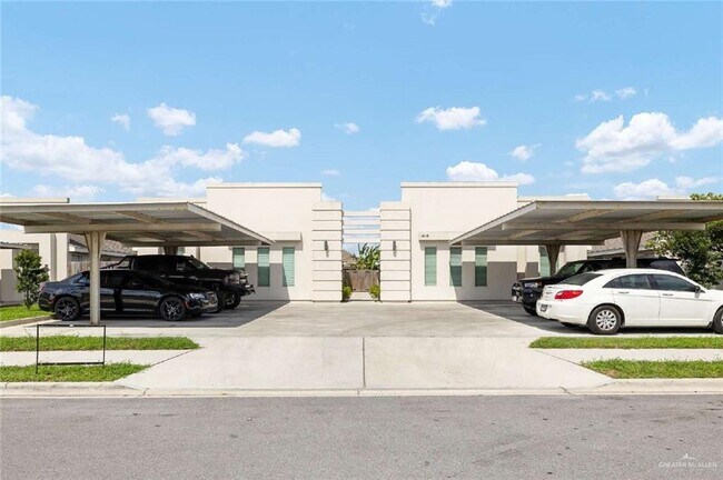 Building Photo - 1404 Alta Vista Dr