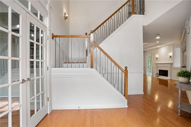 Building Photo - 6285 Sterling Dr