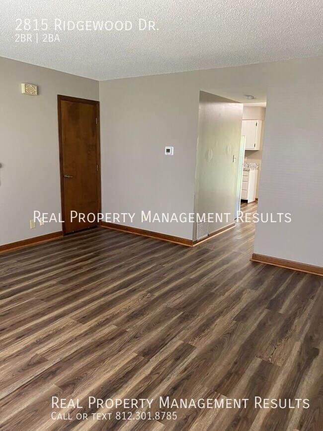 Building Photo - 2 Bedroom, 1.5 Bath Duplex, Northside Evan...