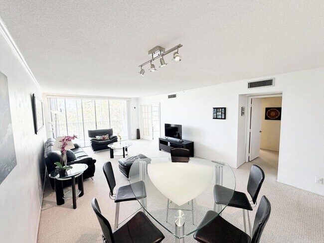 Building Photo - 2681 S Course Dr