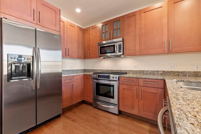 Building Photo - 1125 Maxwell Ln