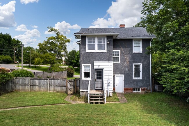 Building Photo - Rent Your Slice of History: Beautifully Up...