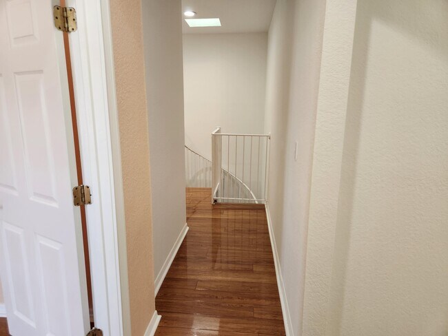 Building Photo - 17885 Fieldbrook Cir E