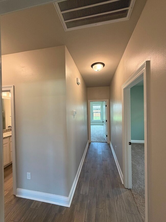 Building Photo - 421 Blanchard Lp