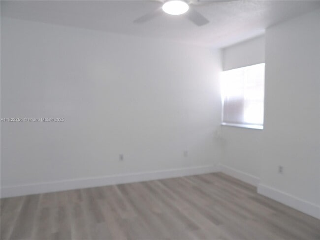 Building Photo - 5411 SW 158th Ct