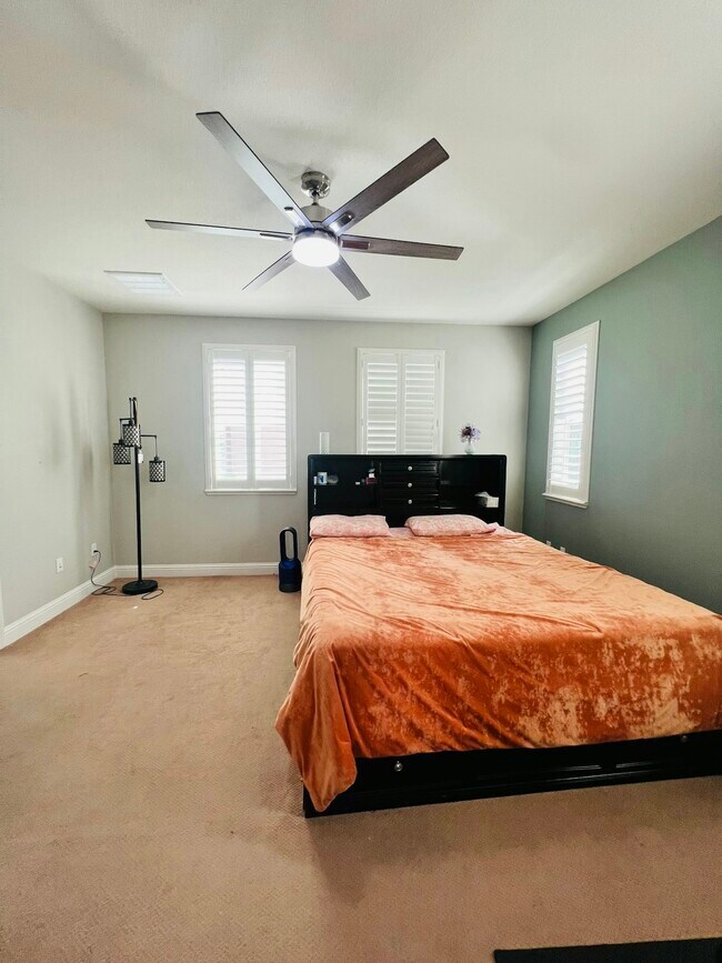 Building Photo - 3084 Vittoria Loop