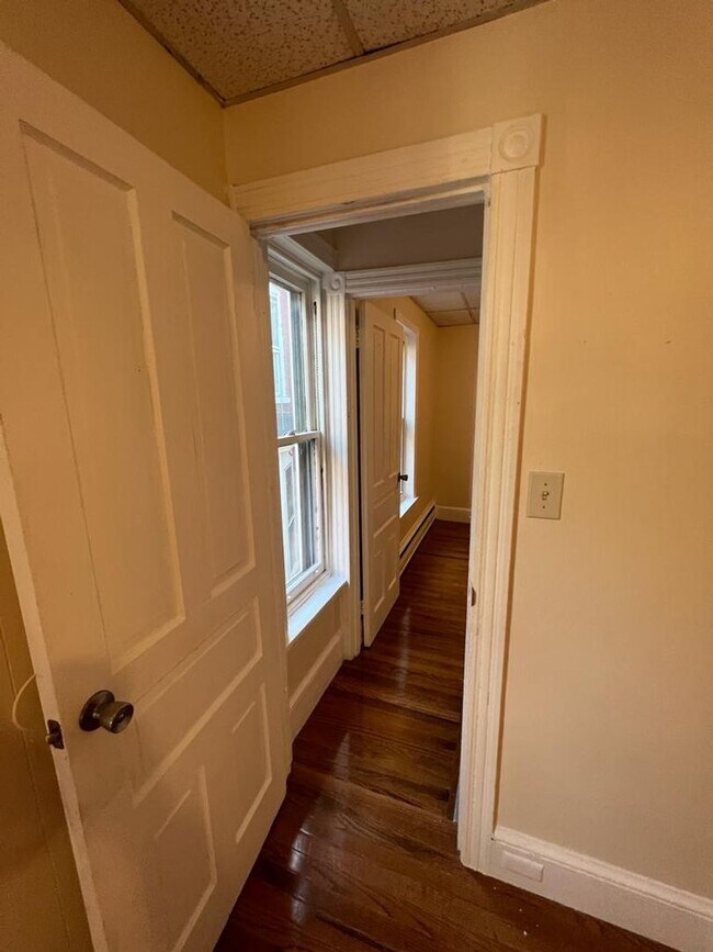 Building Photo - 1339 Good St