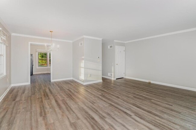Building Photo - 618 Park Ridge Dr