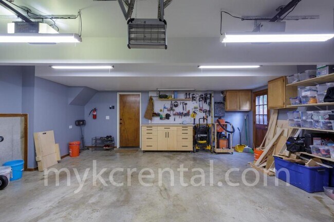 Building Photo - 2024 S Downing St