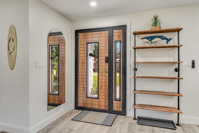 Building Photo - 415 N Shore Dr