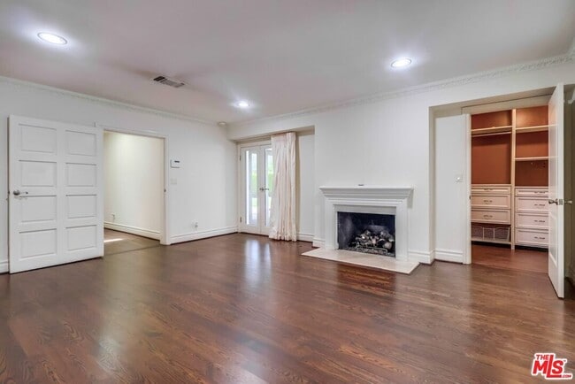 Building Photo - 114 S Layton Dr