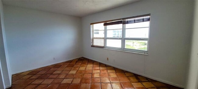 Building Photo - 6000 N Ocean Blvd