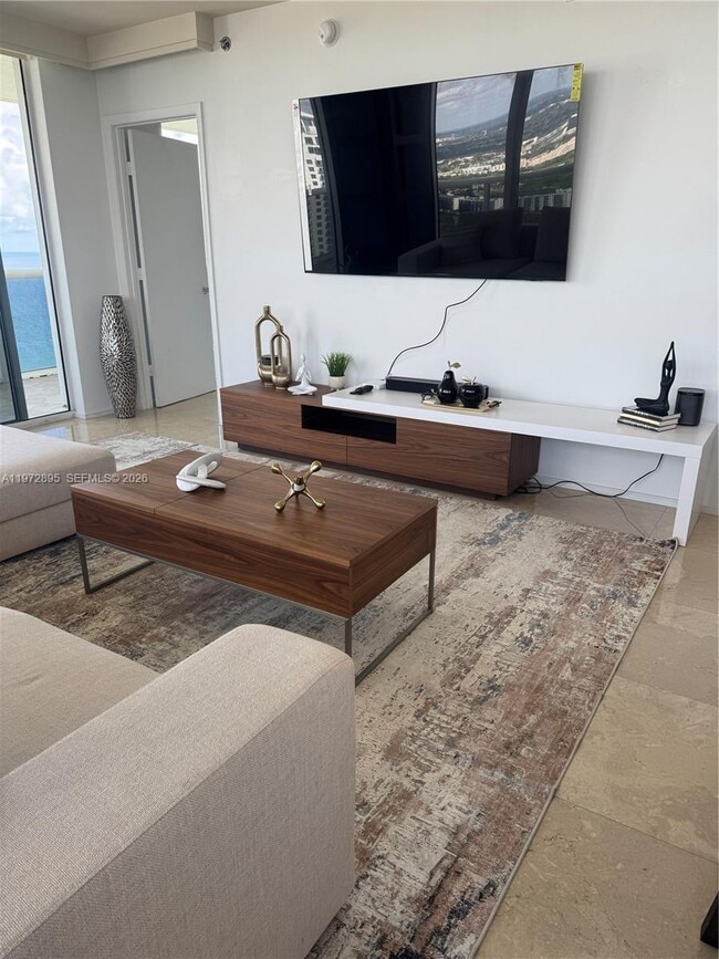 Building Photo - 1830 S Ocean Dr