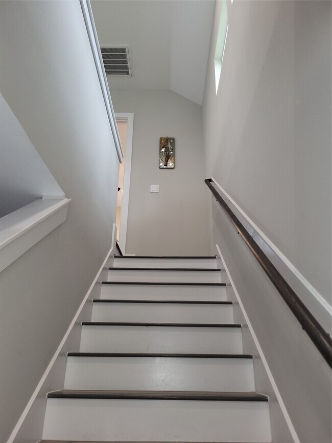 Building Photo - 240 Julia St