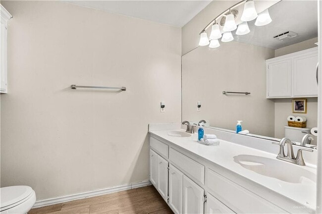 Building Photo - 1806 Lauren Ln