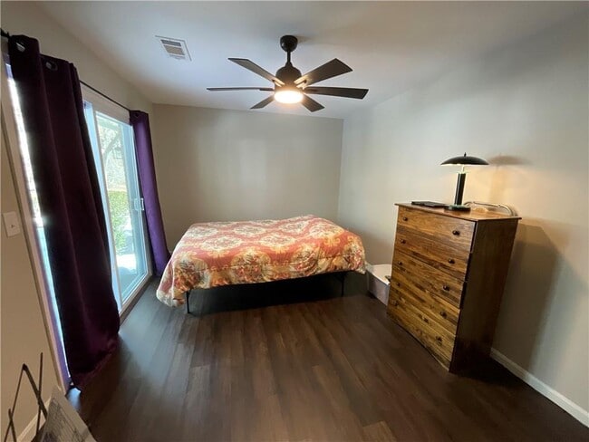 Building Photo - 141 Edaville Ct