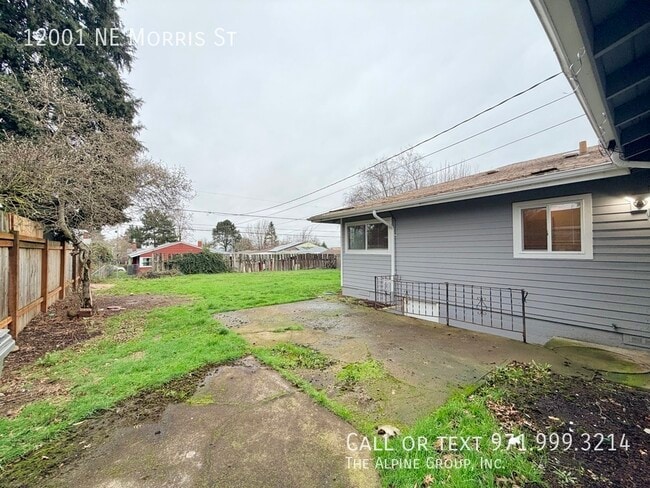 Building Photo - 12001 NE Morris St