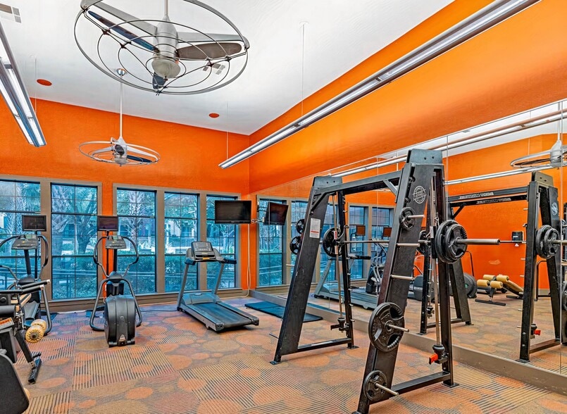 Building Photo - Broadstone Colonnade