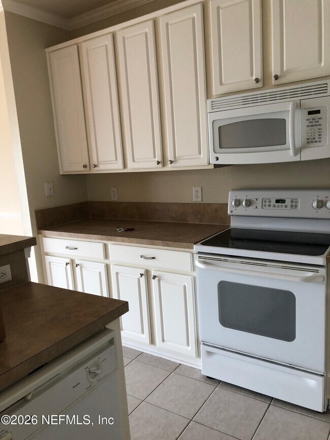 Building Photo - 7126 Stonelion Cir