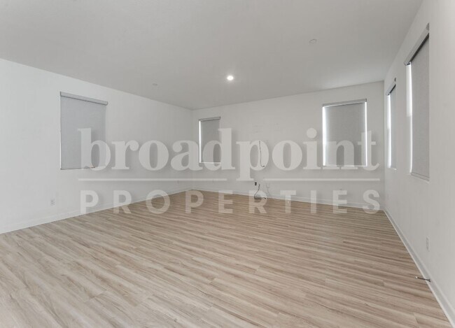 Building Photo - 27941 Silo Ln