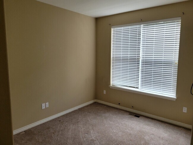 Building Photo - Dancing Willows - 2 Bedroom, 2 Bathroom Condo (11LO#101)
