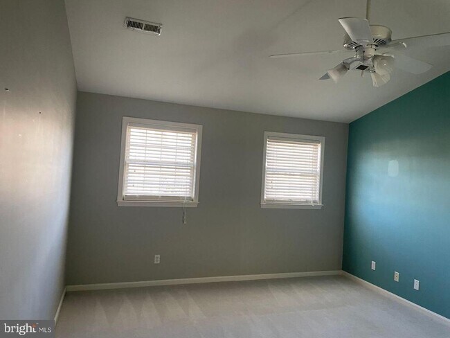 Building Photo - 14 Sassafras Ln