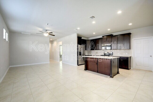 Building Photo - 1803 Los Olivios Wy