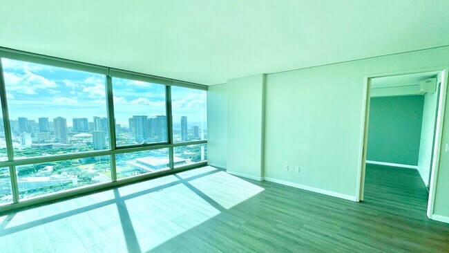 Building Photo - LUXURY DOWNTOWN PENTHOUSE w/ PANORAMIC VIE...