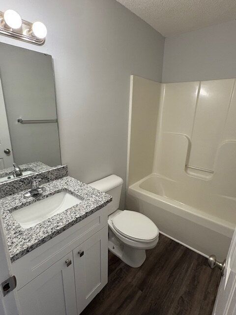 Building Photo - 2511 Bluff View Ct