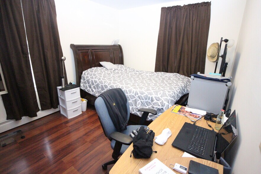 Building Photo - 414 Western Ave